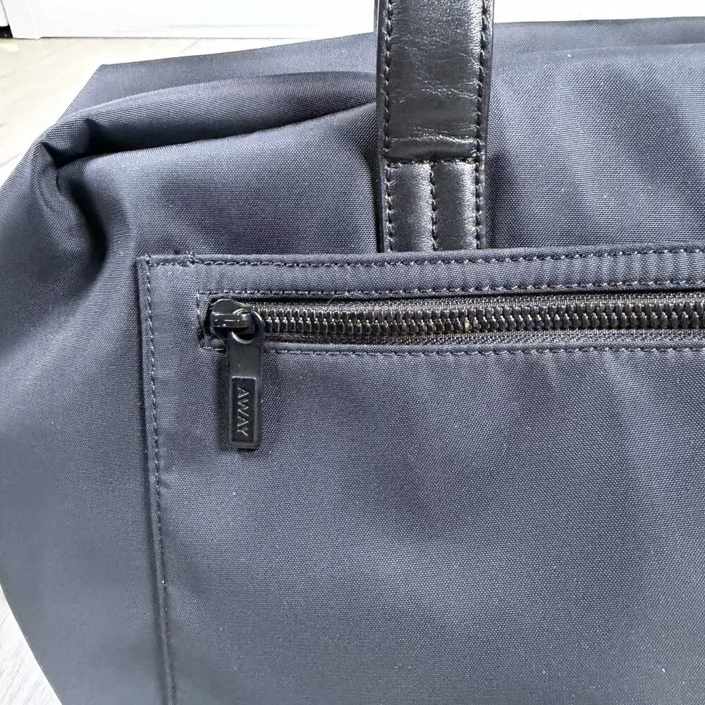 AWAY The Everywhere Bag Black Travel Overnight Weekender Carry On